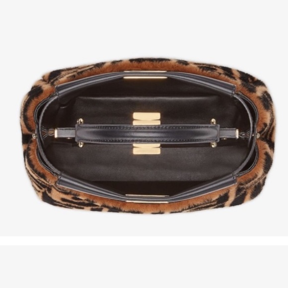 ❌SOLD❌ FENDI Mini Sheepskin Peekaboo🤎 - Picture 6 of 14